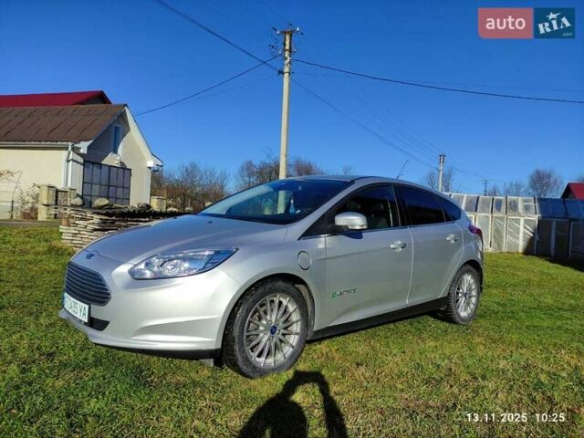 Серый Форд Фокус, объемом двигателя 0 л и пробегом 93 тыс. км за 7300 $, фото 1 на Automoto.ua