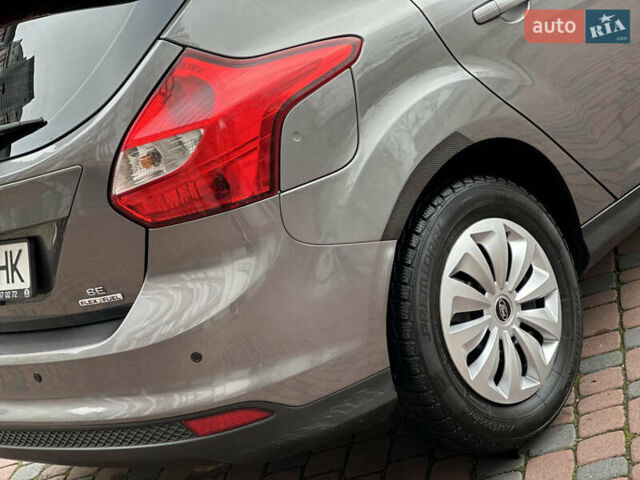 Серый Форд Фокус, объемом двигателя 2 л и пробегом 178 тыс. км за 6450 $, фото 149 на Automoto.ua