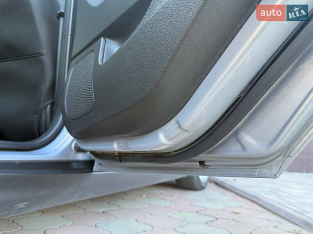 Серый Форд Фокус, объемом двигателя 1.6 л и пробегом 88 тыс. км за 8700 $, фото 13 на Automoto.ua