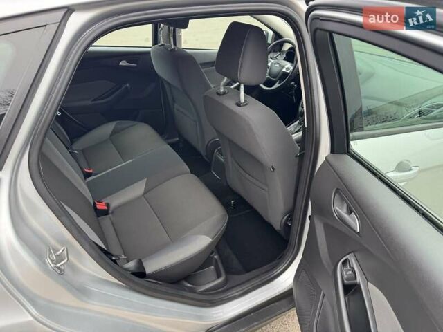 Серый Форд Фокус, объемом двигателя 1.6 л и пробегом 130 тыс. км за 8900 $, фото 24 на Automoto.ua