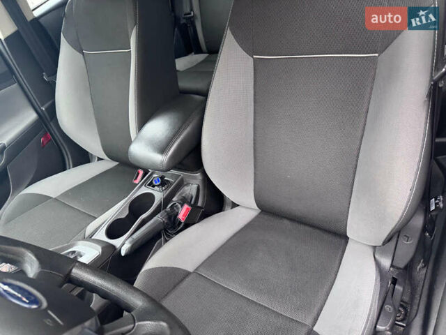 Серый Форд Фокус, объемом двигателя 2 л и пробегом 155 тыс. км за 7000 $, фото 2 на Automoto.ua