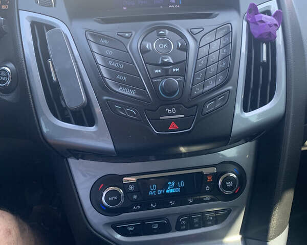 Серый Форд Фокус, объемом двигателя 1.56 л и пробегом 222 тыс. км за 8750 $, фото 31 на Automoto.ua