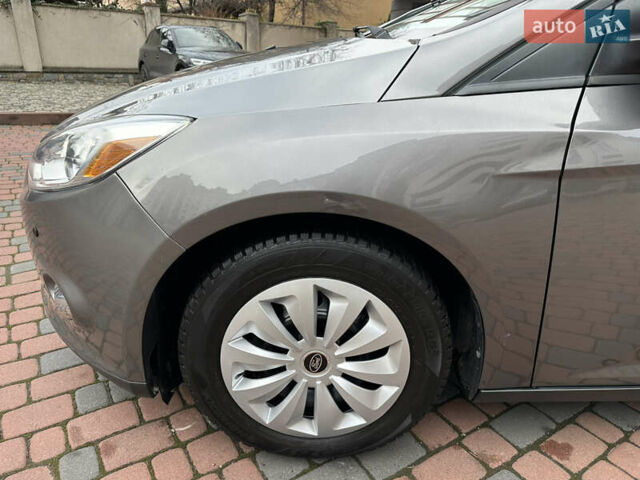 Серый Форд Фокус, объемом двигателя 2 л и пробегом 178 тыс. км за 6450 $, фото 126 на Automoto.ua