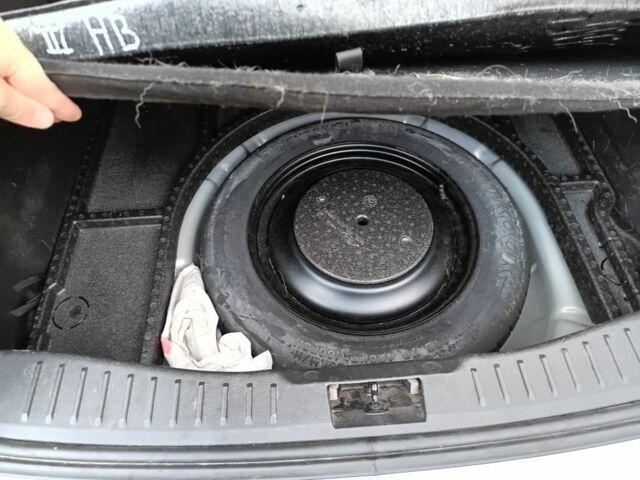 Форд Фокус 2013 у Ирпене на Automoto.ua Сірий Форд Фокус, об'ємом двигуна 1 л та пробігом 156 тис. км за 8200 $, фото 7 на Automoto.ua