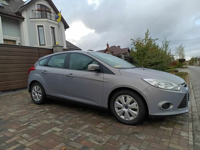 Форд Фокус 2013 у Ирпене на Automoto.ua Сірий Форд Фокус, об'ємом двигуна 1 л та пробігом 156 тис. км за 8200 $, фото 12 на Automoto.ua