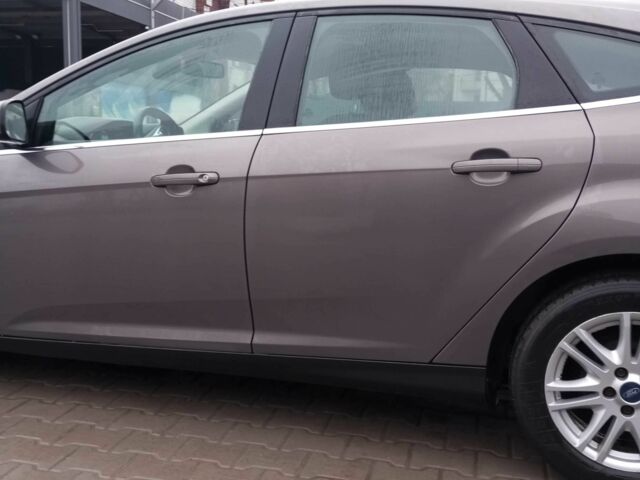 Серый Форд Фокус, объемом двигателя 2 л и пробегом 290 тыс. км за 7900 $, фото 5 на Automoto.ua