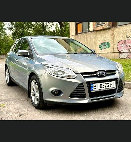 Сірий Форд Фокус, об'ємом двигуна 1 л та пробігом 75 тис. км за 6300 $, фото 4 на Automoto.ua