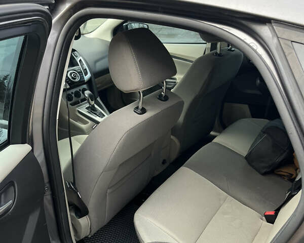 Серый Форд Фокус, объемом двигателя 2 л и пробегом 156 тыс. км за 7800 $, фото 5 на Automoto.ua