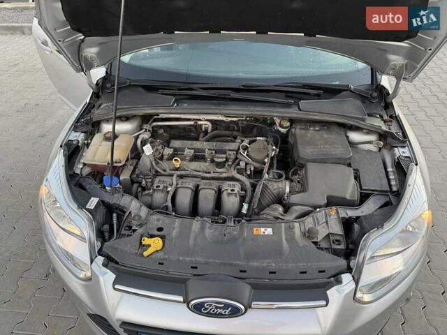 Форд Фокус 2013 у Львові на Automoto.ua Сірий Форд Фокус, об'ємом двигуна 2 л та пробігом 128 тис. км за 8000 $, фото 17 на Automoto.ua
