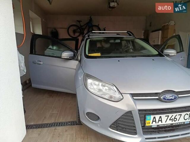 Форд Фокус 2013 в Ирпене на Automoto.ua Серый Форд Фокус, объемом двигателя 1 л и пробегом 156 тыс. км за 8200 $, фото 1 на Automoto.ua