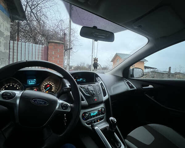 Серый Форд Фокус, объемом двигателя 1 л и пробегом 126 тыс. км за 6500 $, фото 5 на Automoto.ua