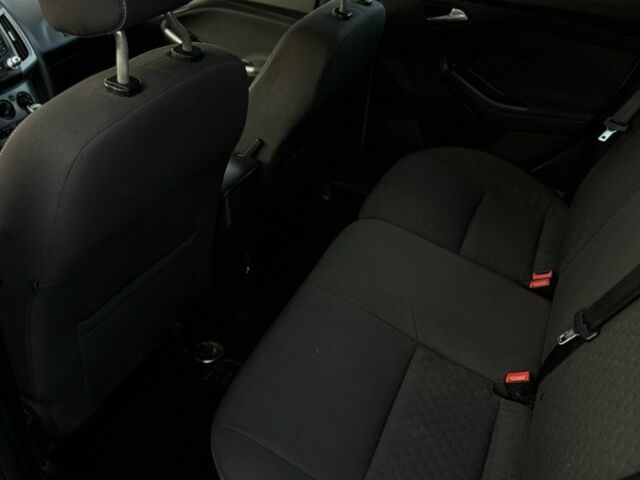 Серый Форд Фокус, объемом двигателя 1.6 л и пробегом 242 тыс. км за 5400 $, фото 7 на Automoto.ua