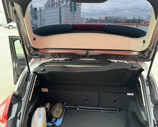 Серый Форд Фокус, объемом двигателя 2 л и пробегом 187 тыс. км за 8800 $, фото 3 на Automoto.ua