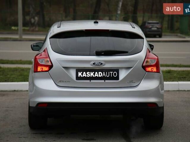 Сірий Форд Фокус, об'ємом двигуна 2 л та пробігом 163 тис. км за 7600 $, фото 4 на Automoto.ua