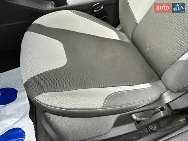 Серый Форд Фокус, объемом двигателя 2 л и пробегом 178 тыс. км за 6450 $, фото 70 на Automoto.ua