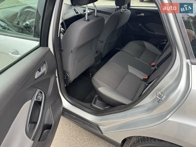 Серый Форд Фокус, объемом двигателя 1.6 л и пробегом 130 тыс. км за 8900 $, фото 21 на Automoto.ua