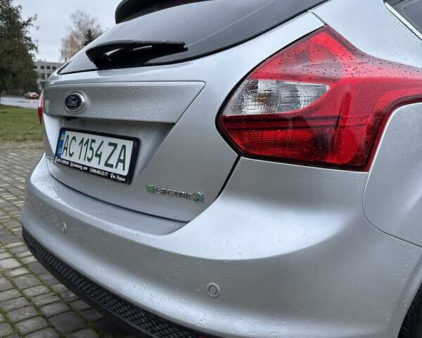 Серый Форд Фокус, объемом двигателя 0 л и пробегом 131 тыс. км за 7500 $, фото 14 на Automoto.ua