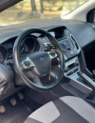 Серый Форд Фокус, объемом двигателя 1 л и пробегом 190 тыс. км за 6950 $, фото 3 на Automoto.ua