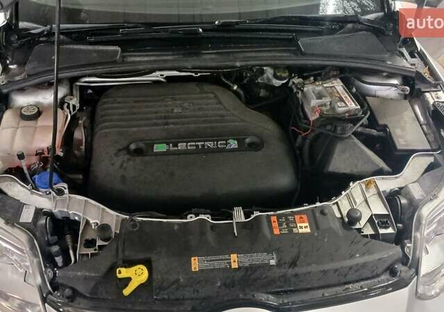 Сірий Форд Фокус, об'ємом двигуна 0 л та пробігом 145 тис. км за 6200 $, фото 10 на Automoto.ua