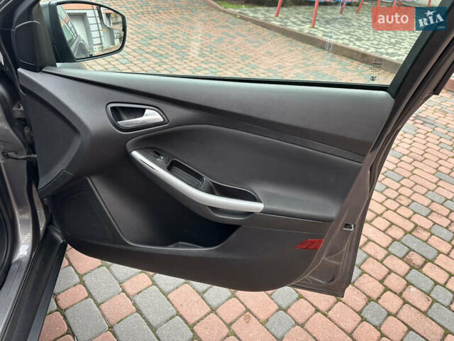 Серый Форд Фокус, объемом двигателя 2 л и пробегом 178 тыс. км за 6450 $, фото 53 на Automoto.ua