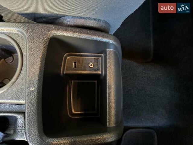 Сірий Форд Фокус, об'ємом двигуна 1.6 л та пробігом 130 тис. км за 9350 $, фото 38 на Automoto.ua