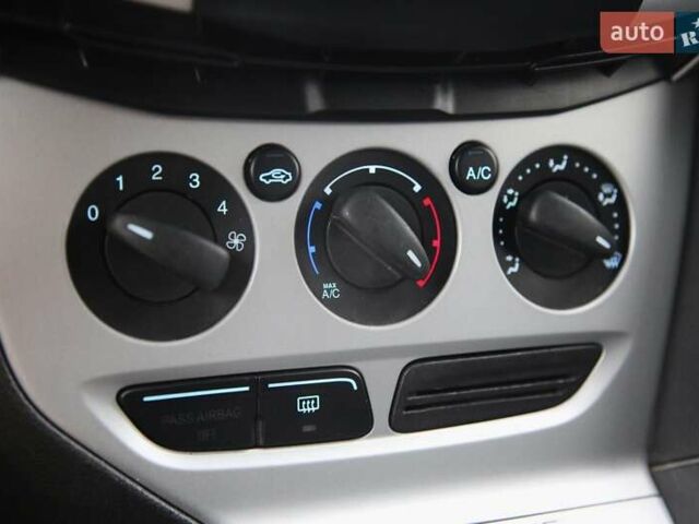 Сірий Форд Фокус, об'ємом двигуна 2 л та пробігом 163 тис. км за 7600 $, фото 17 на Automoto.ua