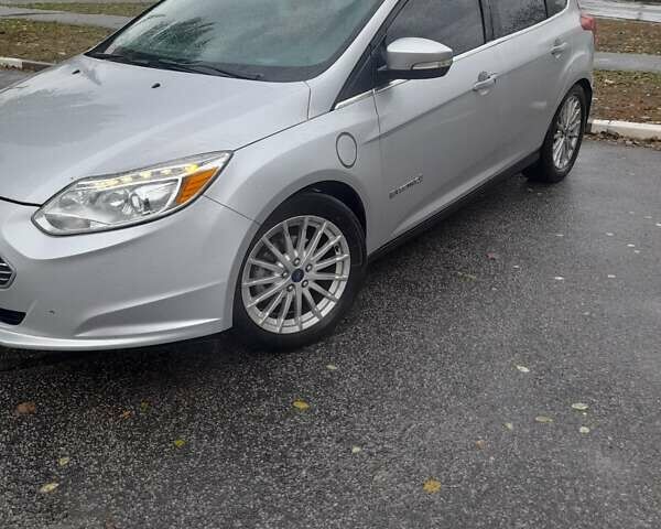 Форд Фокус 2013 в Запорожье на Automoto.ua Серый Форд Фокус, объемом двигателя 0 л и пробегом 170 тыс. км за 7000 $, фото 4 на Automoto.ua