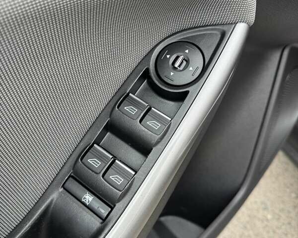 Серый Форд Фокус, объемом двигателя 1.6 л и пробегом 130 тыс. км за 8900 $, фото 20 на Automoto.ua