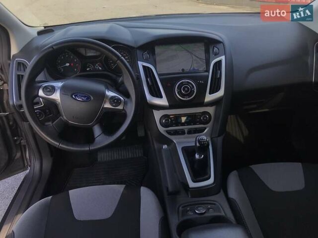 Форд Фокус 2013 в Киеве на Automoto.ua Серый Форд Фокус, объемом двигателя 1 л и пробегом 70 тыс. км за 6900 $, фото 10 на Automoto.ua