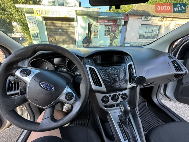 Сірий Форд Фокус, об'ємом двигуна 2 л та пробігом 266 тис. км за 8500 $, фото 1 на Automoto.ua