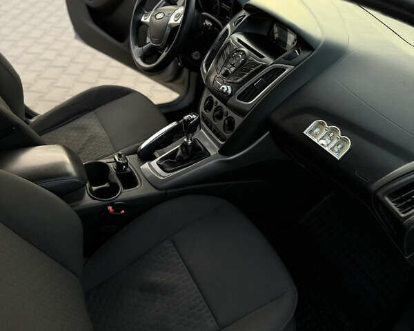 Серый Форд Фокус, объемом двигателя 1.6 л и пробегом 242 тыс. км за 5399 $, фото 10 на Automoto.ua