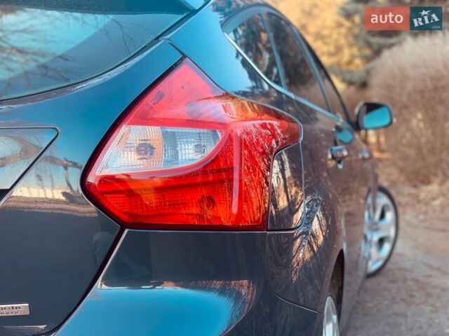 Серый Форд Фокус, объемом двигателя 1.56 л и пробегом 225 тыс. км за 8500 $, фото 12 на Automoto.ua