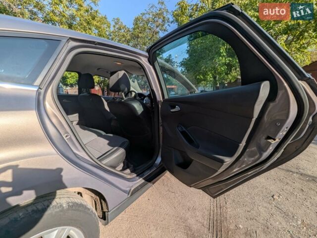 Сірий Форд Фокус, об'ємом двигуна 1 л та пробігом 92 тис. км за 7000 $, фото 15 на Automoto.ua