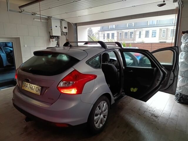 Форд Фокус 2013 у Ирпене на Automoto.ua Сірий Форд Фокус, об'ємом двигуна 1 л та пробігом 156 тис. км за 8200 $, фото 15 на Automoto.ua