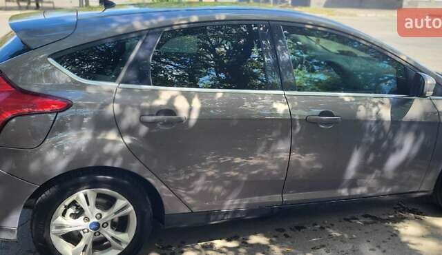 Форд Фокус 2013 в Лубнах на Automoto.ua Серый Форд Фокус, объемом двигателя 1.6 л и пробегом 220 тыс. км за 7000 $, фото 2 на Automoto.ua