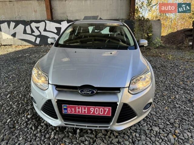 Сірий Форд Фокус, об'ємом двигуна 1.6 л та пробігом 130 тис. км за 9350 $, фото 2 на Automoto.ua