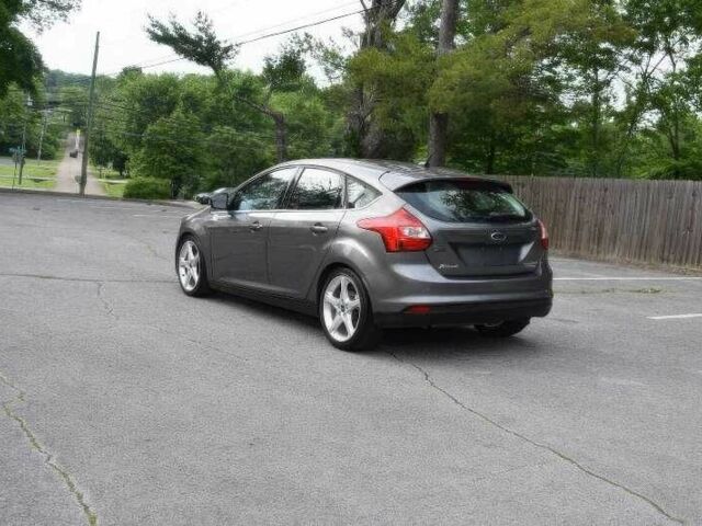 Сірий Форд Фокус, об'ємом двигуна 2 л та пробігом 132 тис. км за 4500 $, фото 4 на Automoto.ua