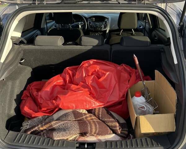 Серый Форд Фокус, объемом двигателя 1 л и пробегом 207 тыс. км за 6300 $, фото 13 на Automoto.ua