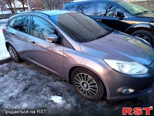 Серый Форд Фокус, объемом двигателя 1 л и пробегом 180 тыс. км за 7000 $, фото 1 на Automoto.ua