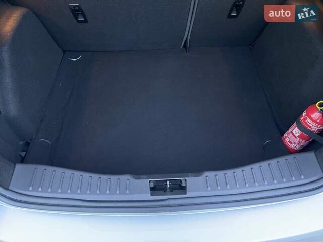 Серый Форд Фокус, объемом двигателя 1.6 л и пробегом 198 тыс. км за 9800 $, фото 5 на Automoto.ua