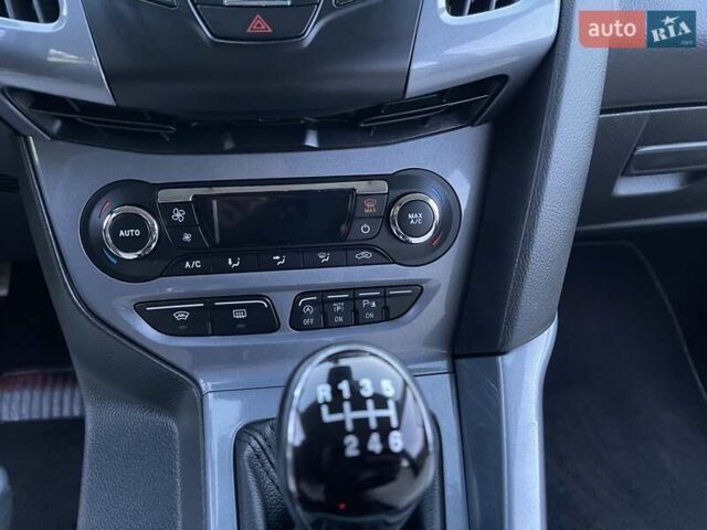 Серый Форд Фокус, объемом двигателя 1.6 л и пробегом 198 тыс. км за 9800 $, фото 21 на Automoto.ua