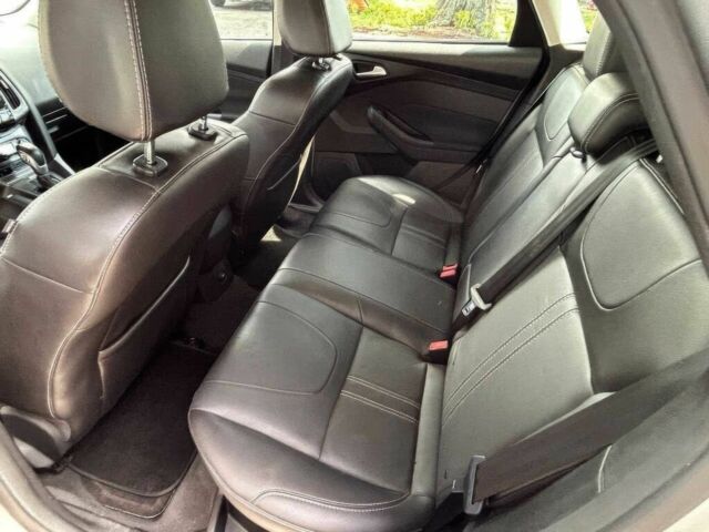 Серый Форд Фокус, объемом двигателя 2 л и пробегом 90 тыс. км за 2200 $, фото 10 на Automoto.ua