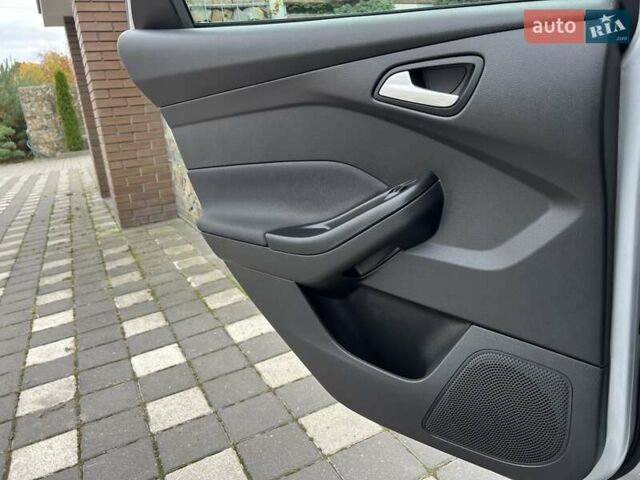 Форд Фокус 2014 в Стрые на Automoto.ua Серый Форд Фокус, объемом двигателя 1.6 л и пробегом 197 тыс. км за 9350 $, фото 90 на Automoto.ua