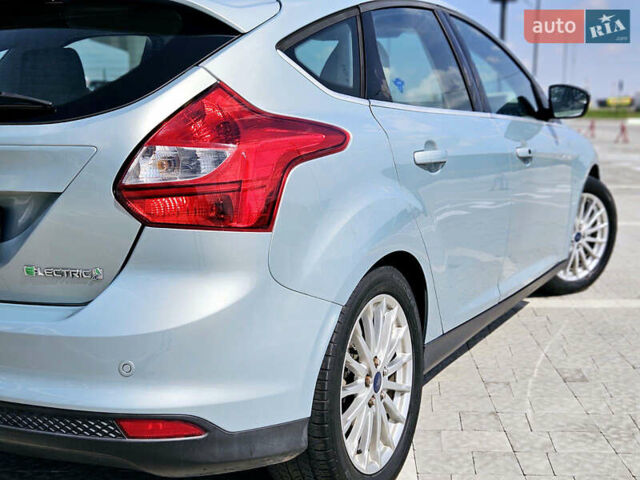 Серый Форд Фокус, объемом двигателя 0 л и пробегом 160 тыс. км за 6800 $, фото 6 на Automoto.ua