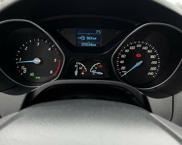 Серый Форд Фокус, объемом двигателя 1.56 л и пробегом 226 тыс. км за 7900 $, фото 52 на Automoto.ua