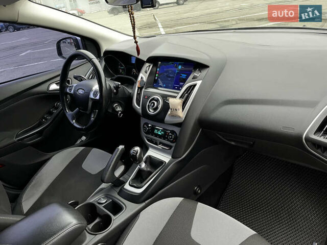 Серый Форд Фокус, объемом двигателя 1.56 л и пробегом 226 тыс. км за 7900 $, фото 50 на Automoto.ua