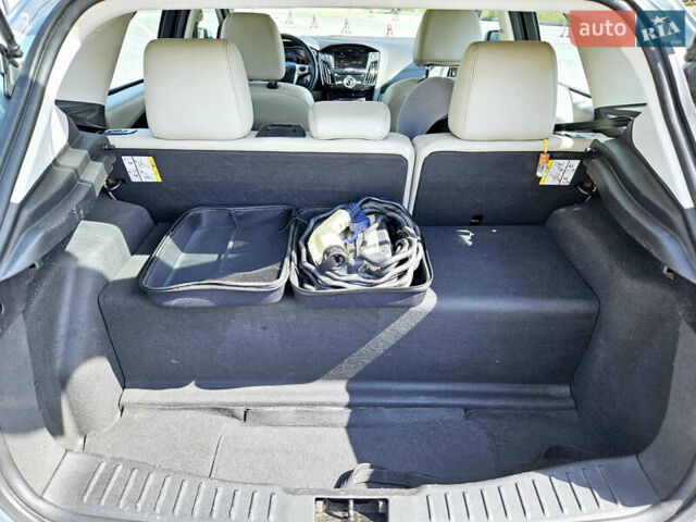 Серый Форд Фокус, объемом двигателя 0 л и пробегом 160 тыс. км за 6800 $, фото 12 на Automoto.ua