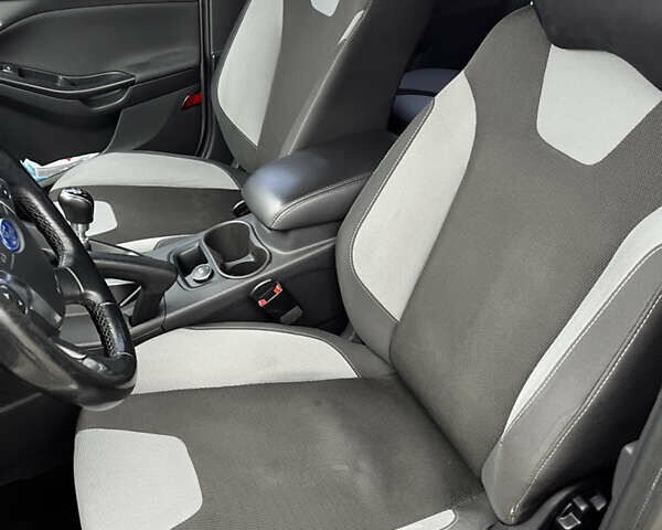 Серый Форд Фокус, объемом двигателя 1.56 л и пробегом 226 тыс. км за 7900 $, фото 36 на Automoto.ua