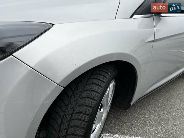 Серый Форд Фокус, объемом двигателя 1.56 л и пробегом 226 тыс. км за 7900 $, фото 9 на Automoto.ua