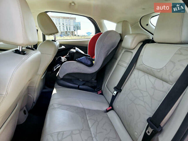 Серый Форд Фокус, объемом двигателя 0 л и пробегом 160 тыс. км за 6800 $, фото 16 на Automoto.ua